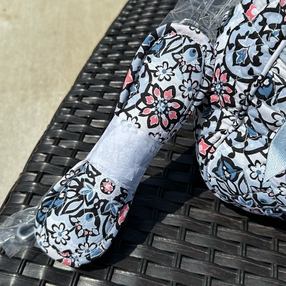 NWT Vera Bradley Lisbon Medallion Compact Traveler Bag Trolley Sleeve ~ … - Picture 3 of 8